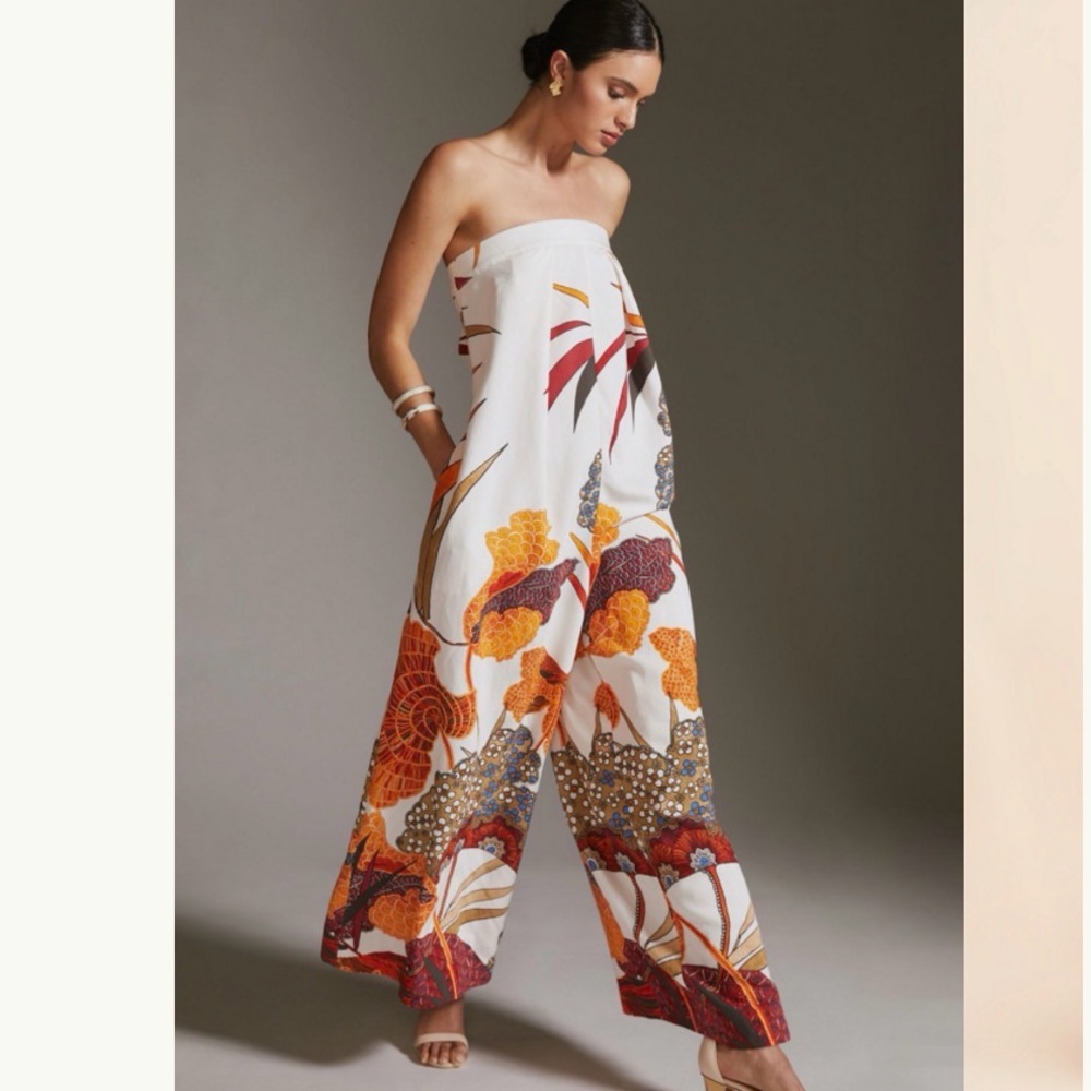 Strapless Wide Leg Jumpsuit
Anthropologie
NWOT
COLOR- Multi